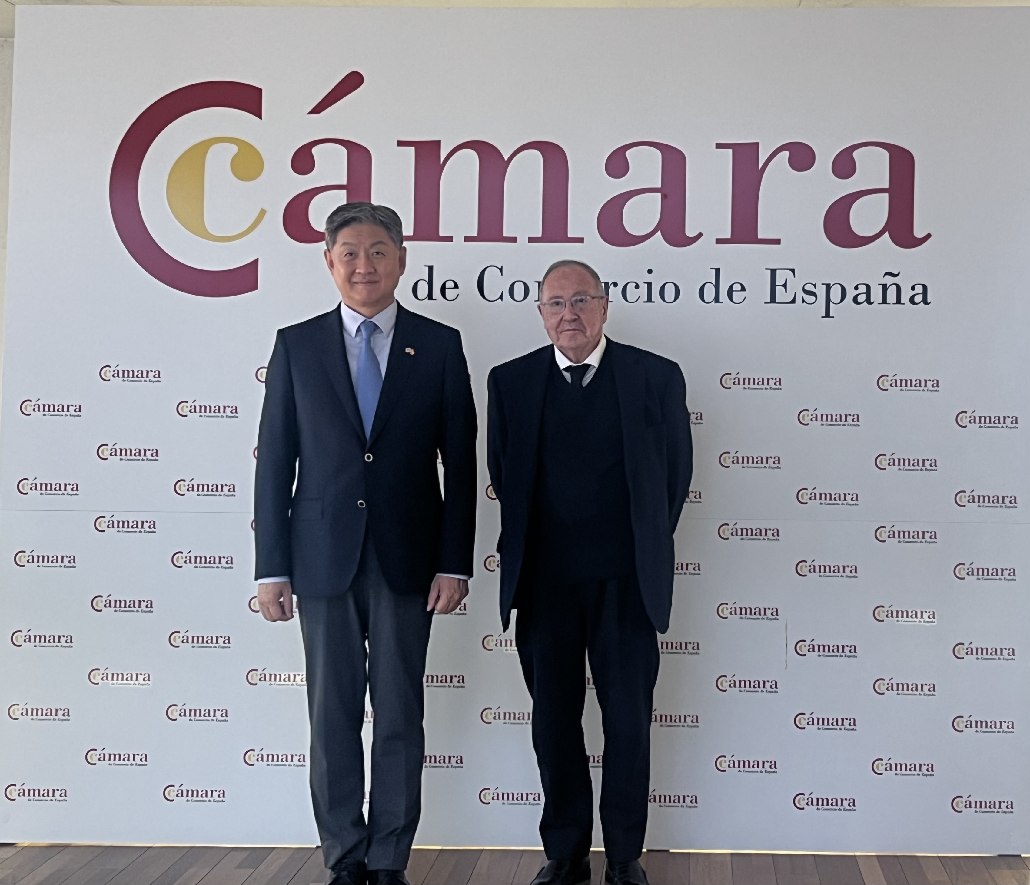 El Embajador Lim Soosuk mantuvo una reunión con el Presidente de la Cámara de Comercio de España, José Lúis Bonet