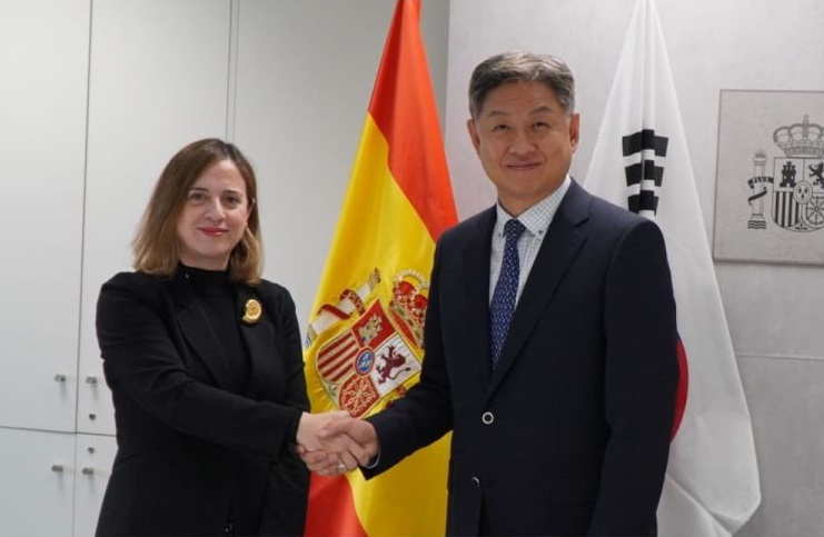 El Embajador Lim Soosuk se reunió con la Secretaria de Estado de Comercio María Amparo López 